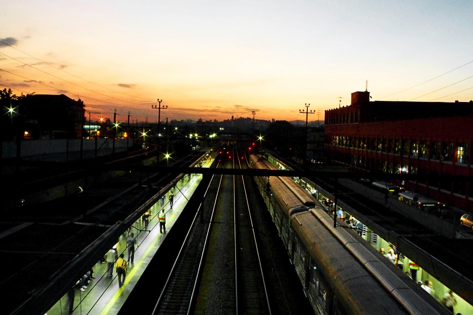Anoitecer na Lapa, visto da estação da São Paulo Railway.
