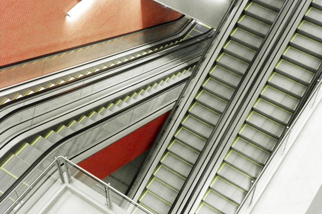 Escadas rolantes na Estação Pinheiros
