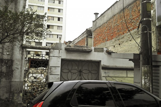 Demolição de casa: Rua Martiniano de Carvalho, 189