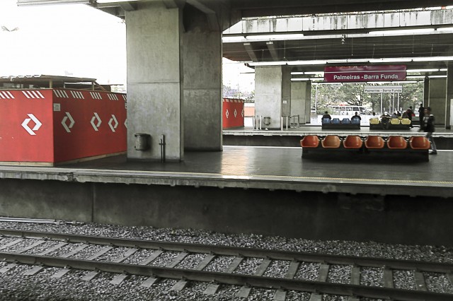 Plataformas 6 e 5 da Estação Palmeiras-Barra Funda
